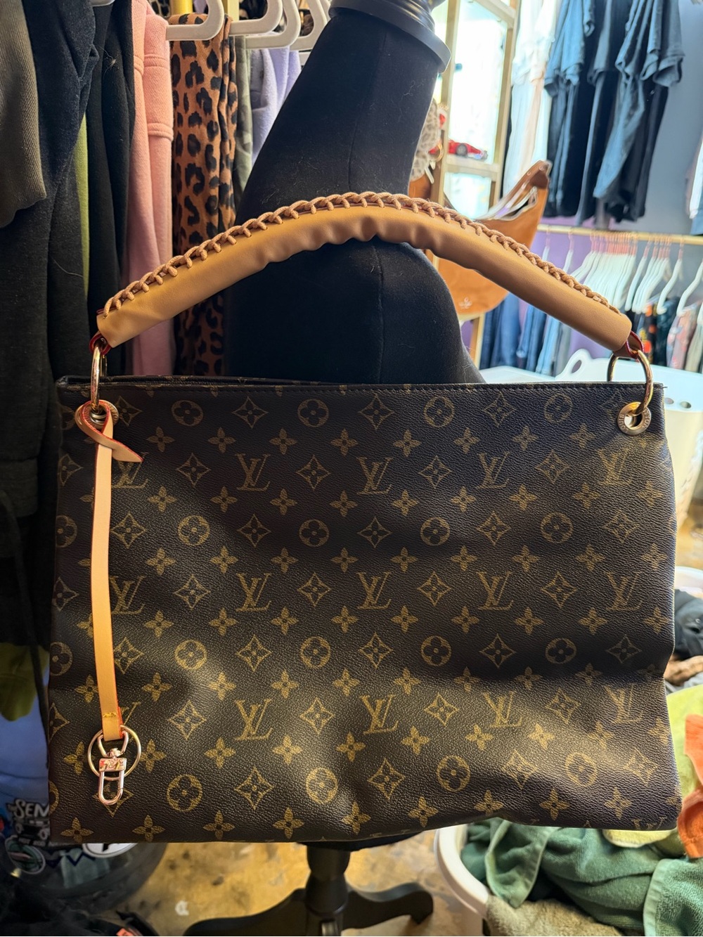 NWOT Louis Vuitton Monogram Artsy Tote (dupe)